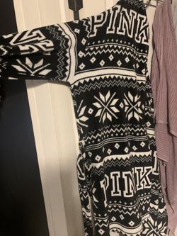 Vs pink robe size m/l