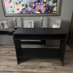 Entertainment Center/TV Stand