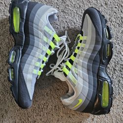 Air Max 95 "Neon" (2013) Size 10