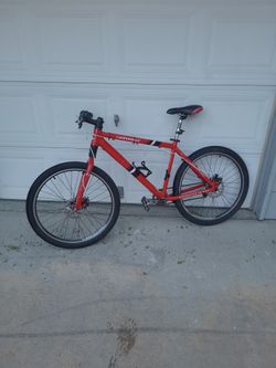 Cannondale Front Suspension Mountain Bike 26in