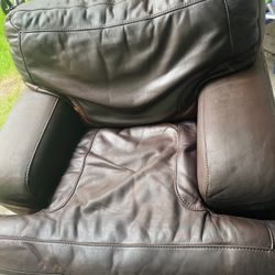 Leather Lounger W/ Ottoman 