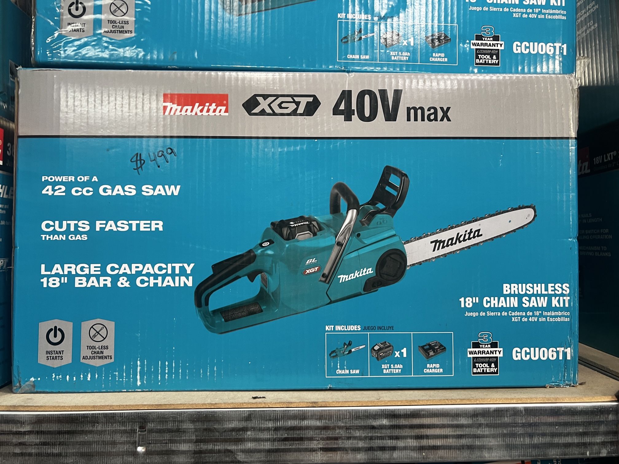 Makita XGT 18 in. 40V max Brushless Electric Cordless Battery Chainsaw Kit (5.0Ah)
