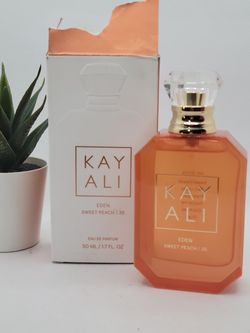 KAYALI 

EDEN SWEET PEACH |  35 Eau de Parfum

1.7 ,fl