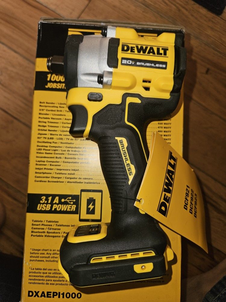 DEWALT ATOMIC 20V 1/2" Impact Wrench with Hog Ring Anvil (Tool Only/price is firm 130) (DCF921B)
