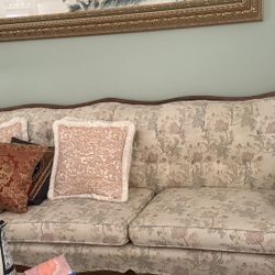 Victoria Queen Sofa Set 