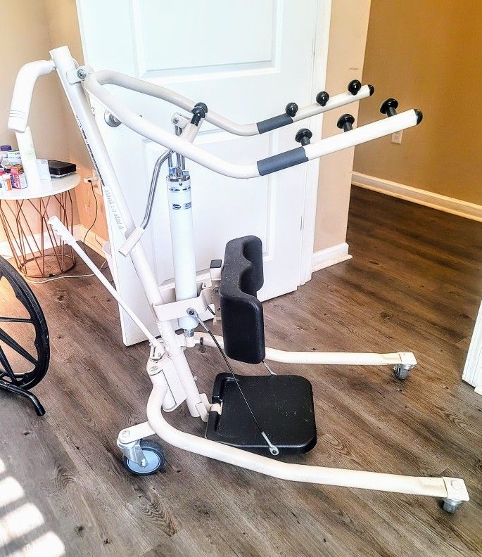 INVACARE GET-U-UP HYDRAULIC STAND-UP LIFT