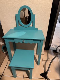 RIALTO!!! Teal Kids Vanity Set with Mirror and Stool- New- Just assembled