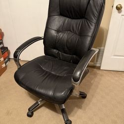 Large Comfortable Leather Office Chair