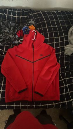 red nike tech XL