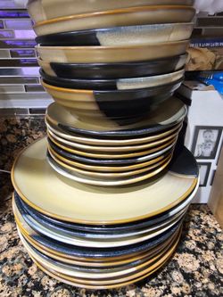Plates & Bowls