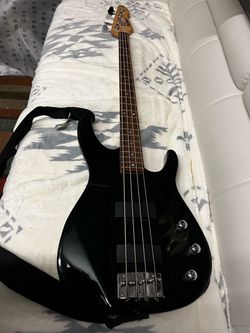 Bass guitar