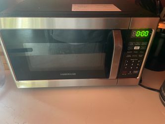 Farberware 0.7 Cu. Ft. Stainless Steel Microwave Oven Countertop