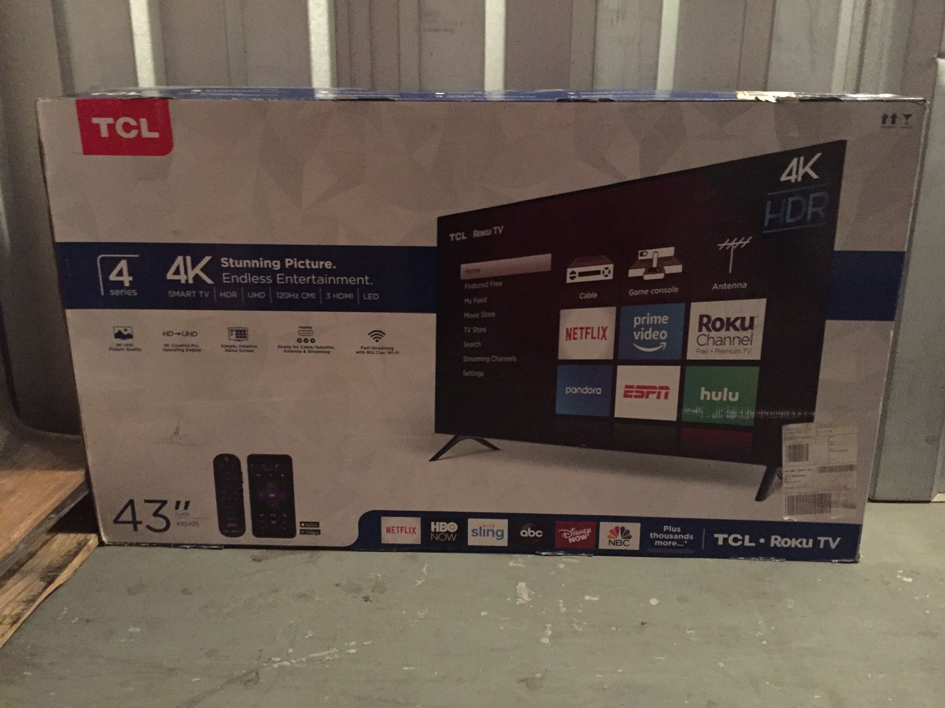 TCL 43" Roku 4K UHD HDR Smart TV (43S425)