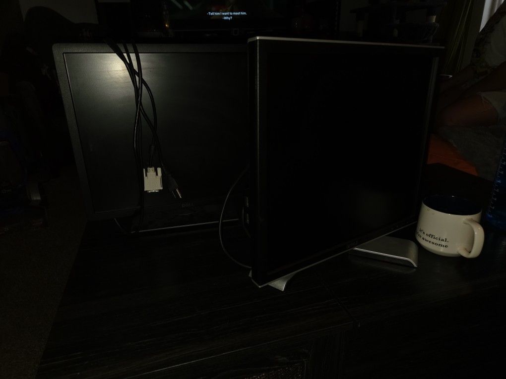 2 Computer Monitor With Cables