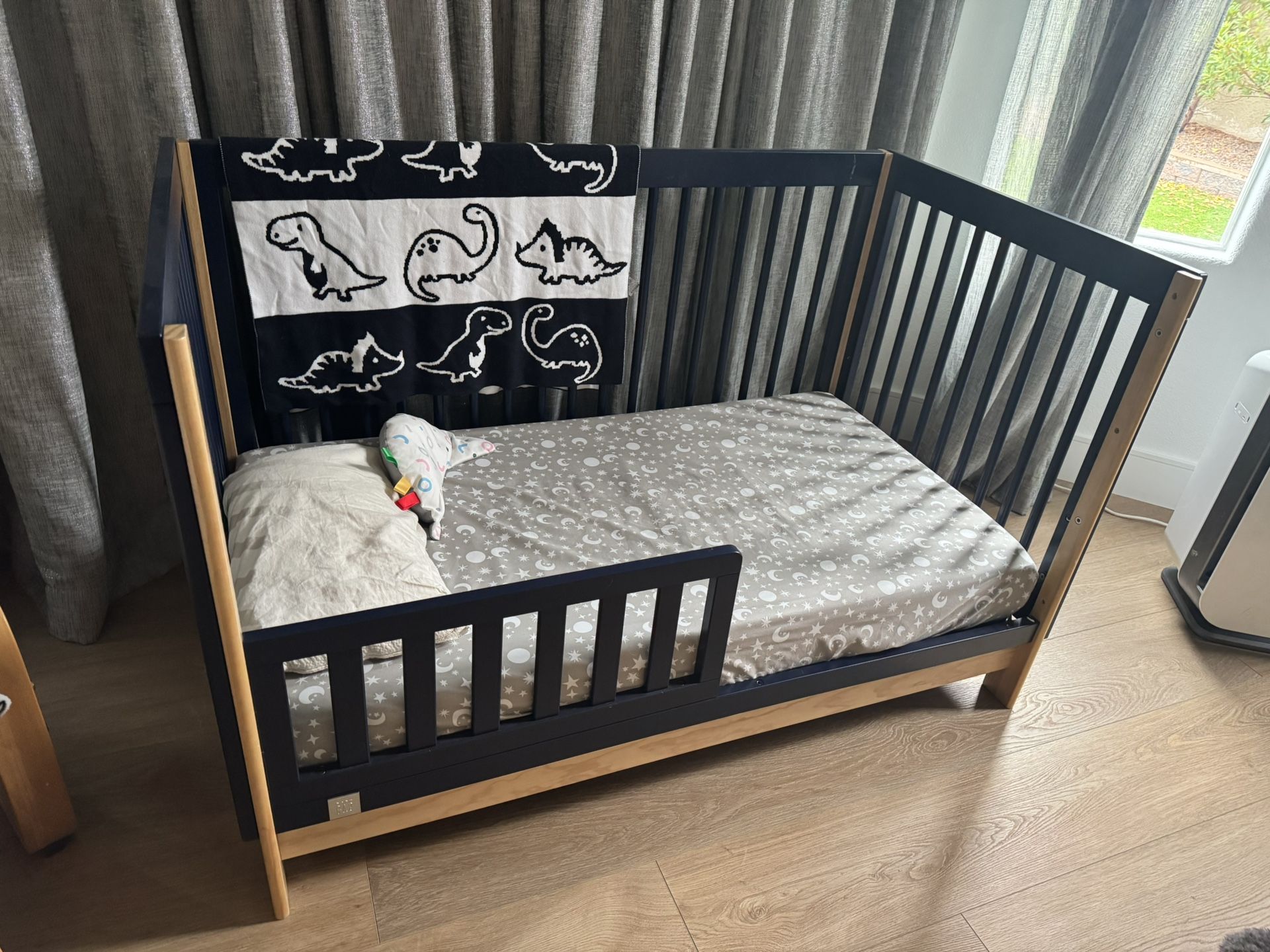 Baby gap Baby/Toddler Crib With Mattress