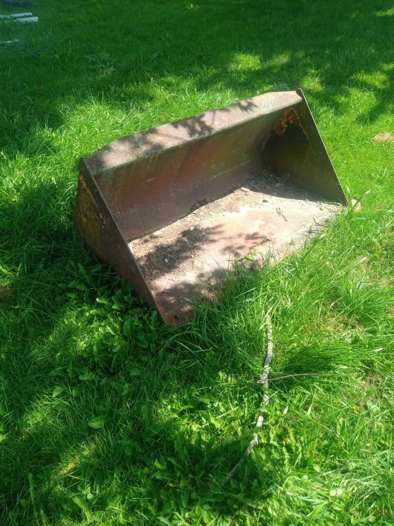 Large Front Loader Bucket
