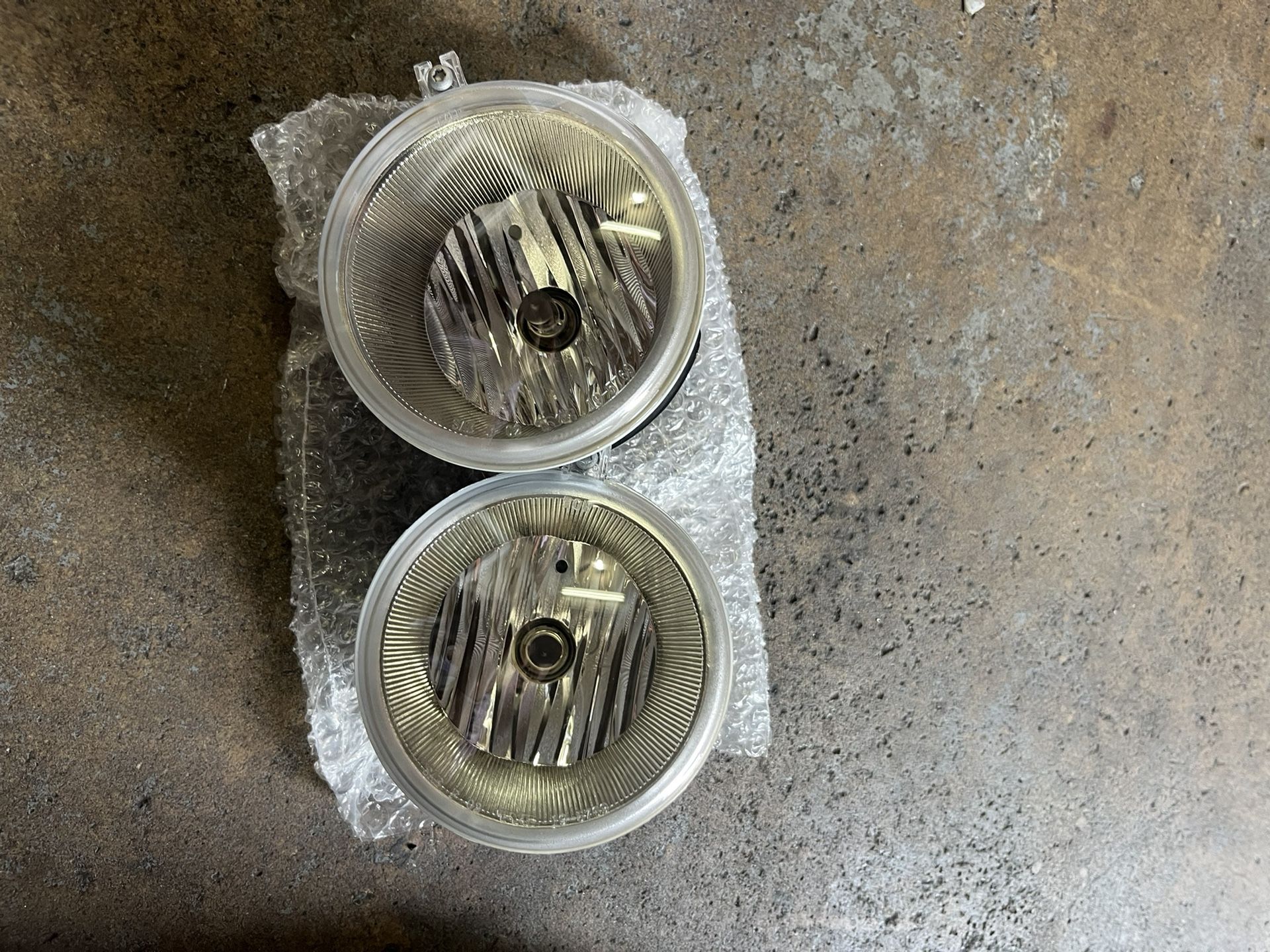 Ford Expedition Fog Headlights R/L