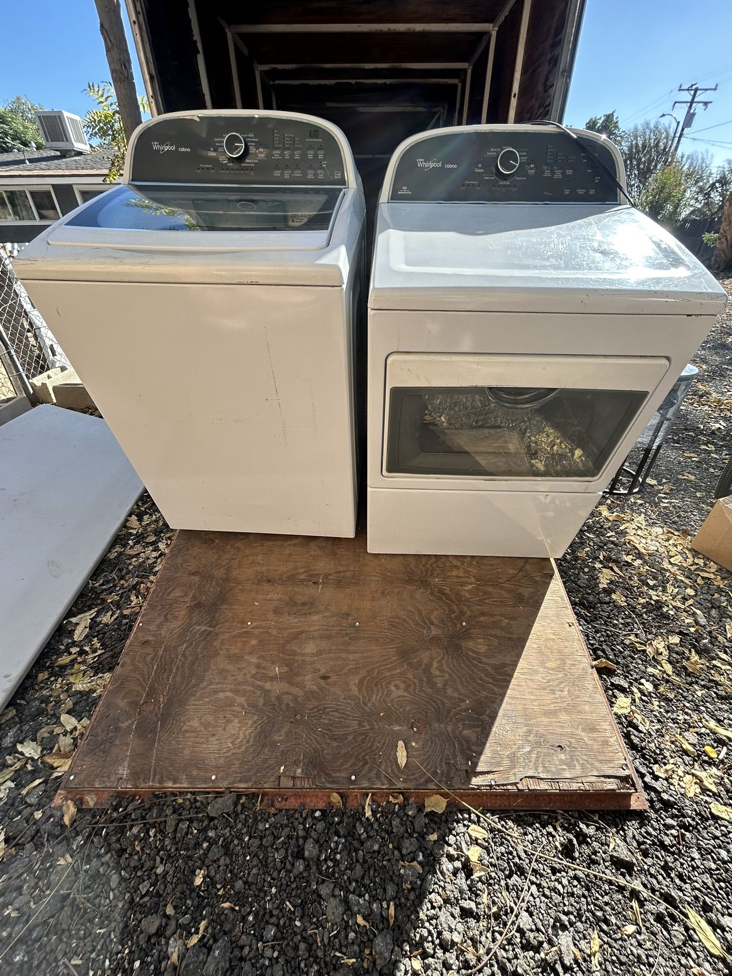 Whirlpool Cabrio  Washer An Gas Dryer 
