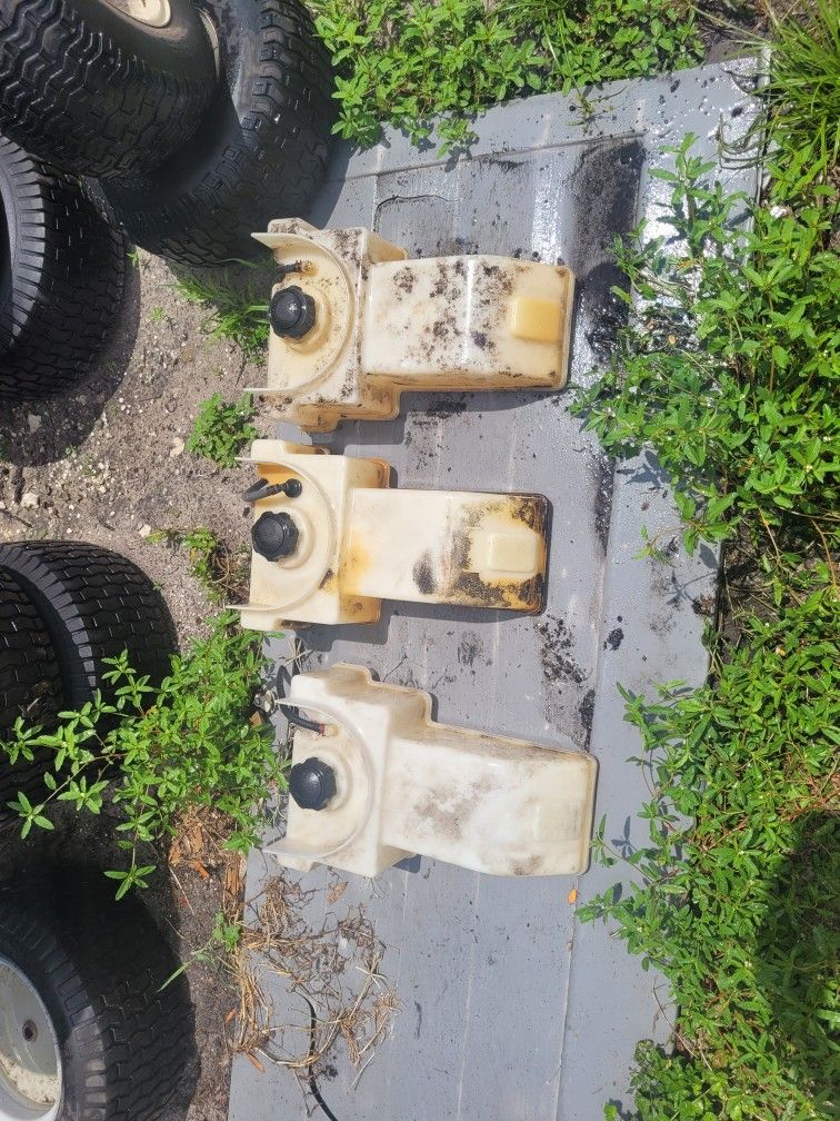 ((READ AD))(($40 EACH))((GAS TANK LA--SERIES or L--SERIES Johndeere)) Riding Mower