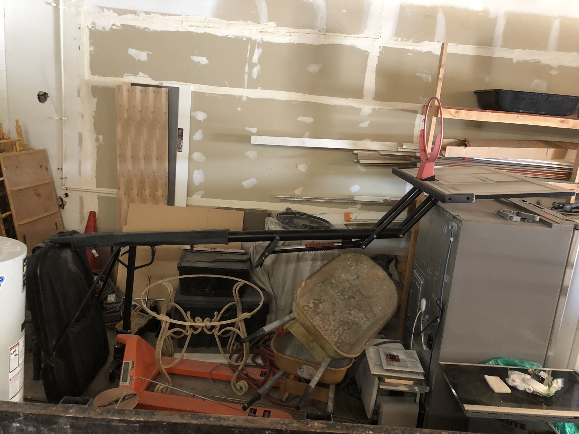 Lifetime basketball hoop