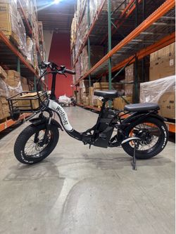 Folding electric bicycle with a range of more than 100 miles