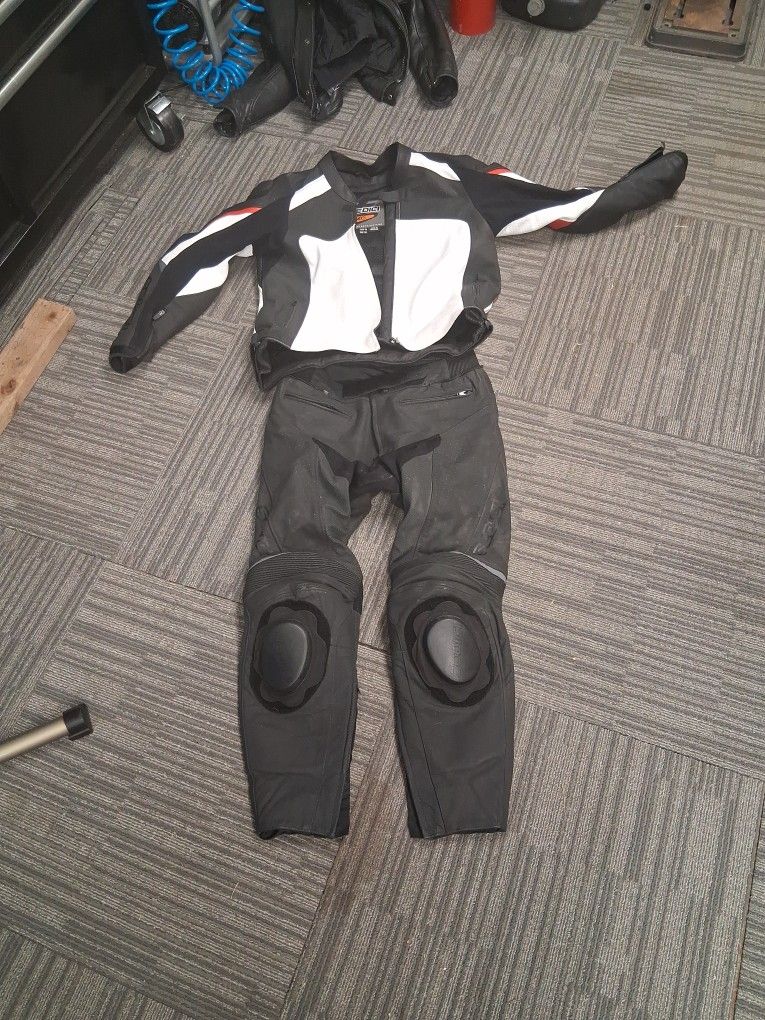 2piece leathers 