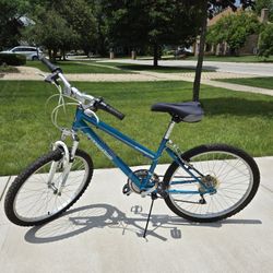 24" Girls Roadmaster Granite Peaks Mountain Bike