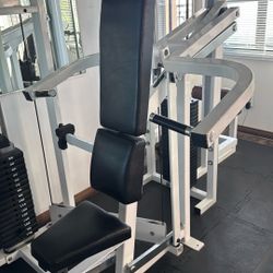 Seated shoulder press