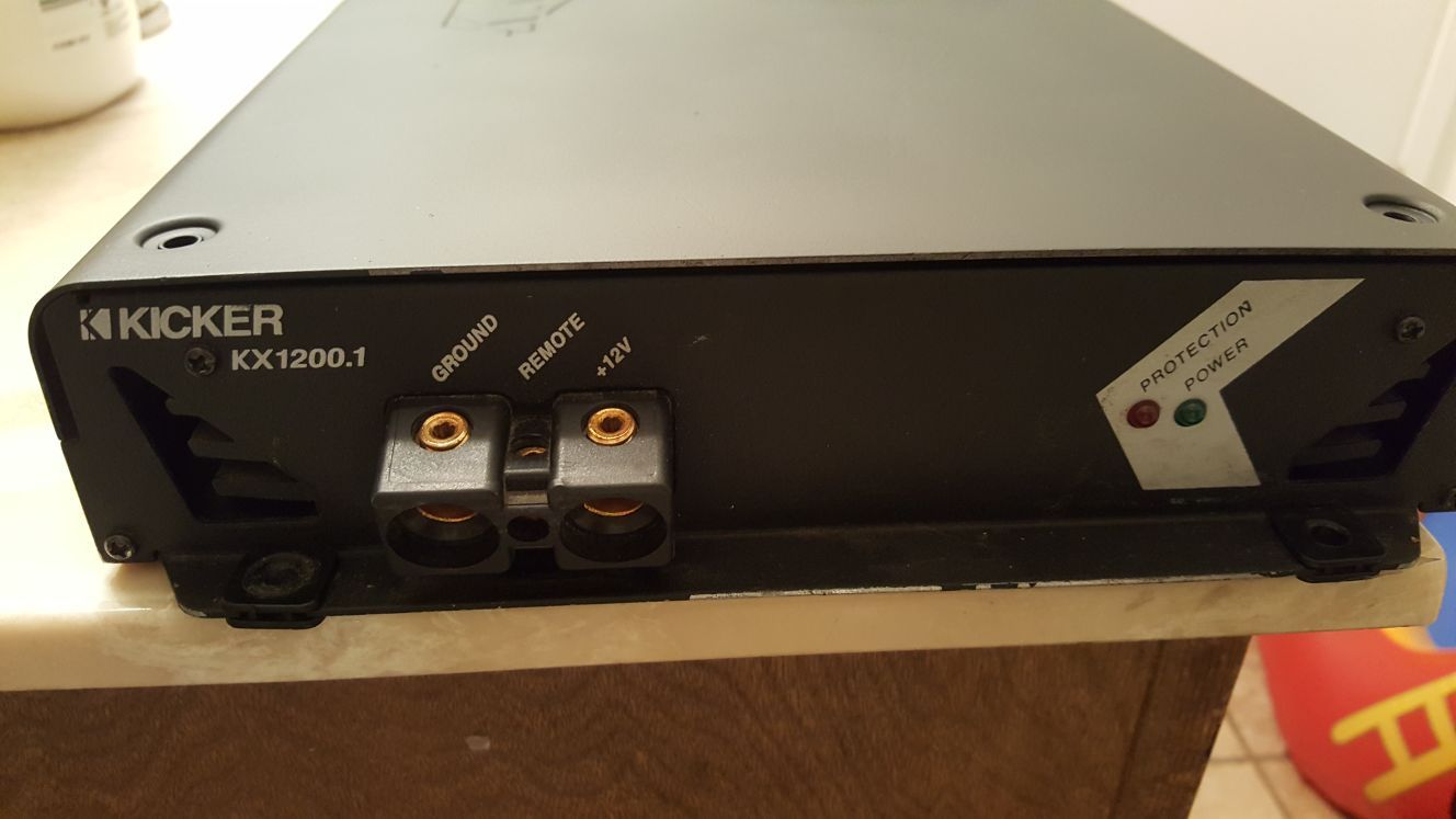 Kicker kx1200.1 old school amp very strong for Sale in Pleasant Hill