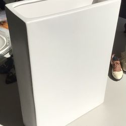 White Rectangular Vase. Used Once For A Charity Function. $8 