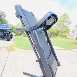 ProForm Performance ~ 400i ~Treadmill With Incline 