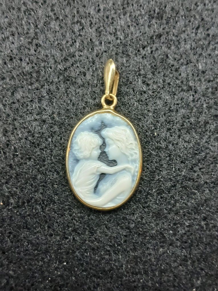 14K gold blue Agate cameo mother child pendant