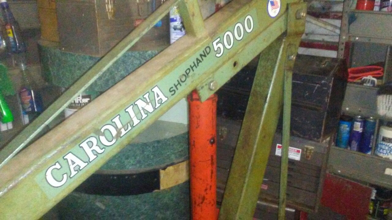Engine hoist. Carolina shop hand 5000.