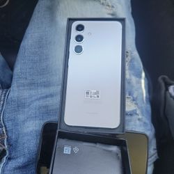 2 Brand New Samsung S24