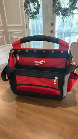 Milwaukee 15 in Packout Tote