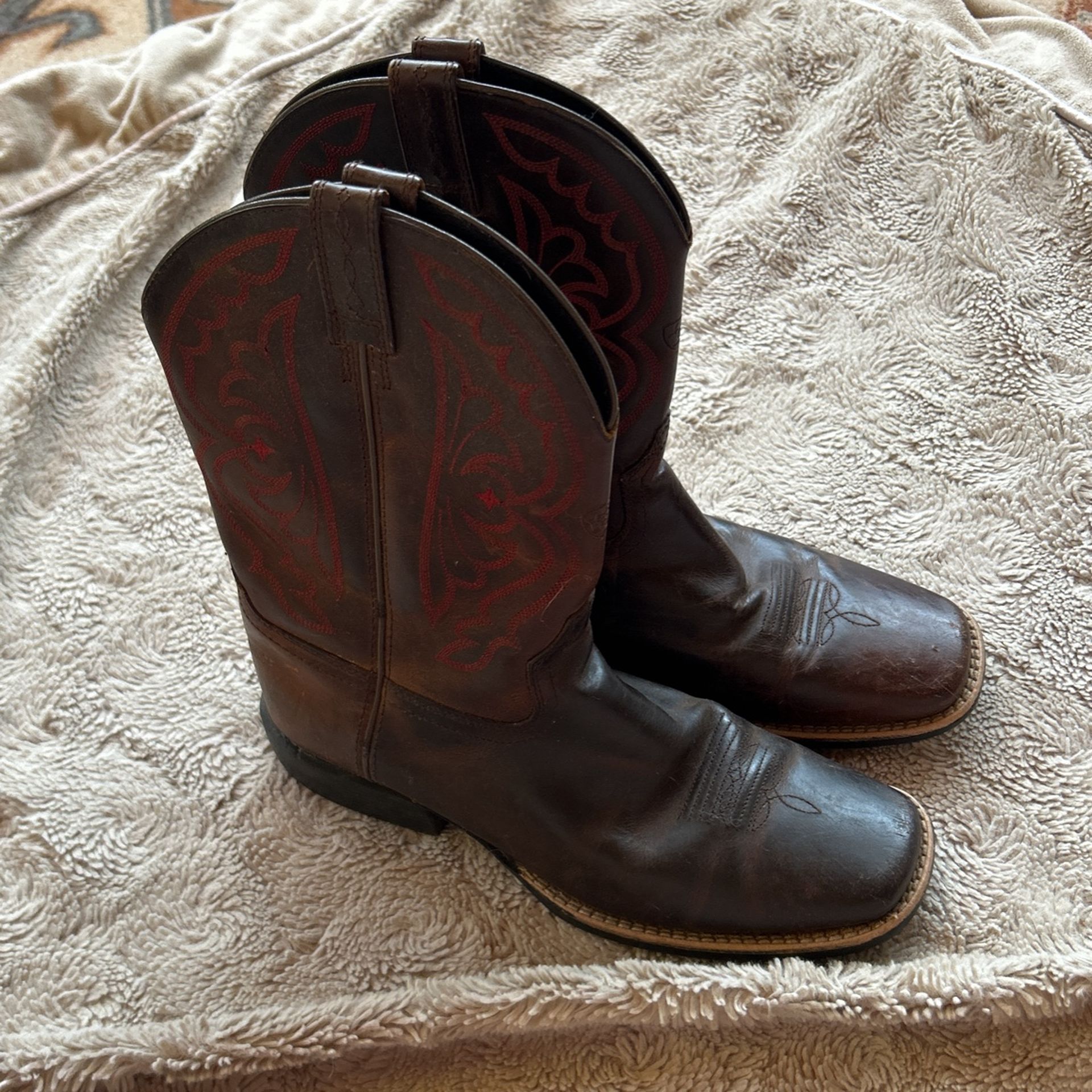 Ariat Youth Boots Size 5 (women’s 6.5)