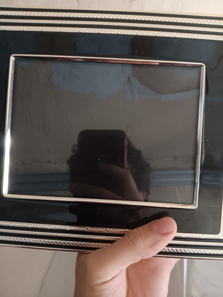Vera Wang Electronic Pic Frame