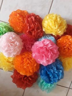Flores de papel para decorar en fiestas $1.00 cada una