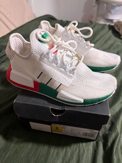 Adidas size 5y México edition