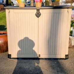 Small Shed - holds lots - 3 photos in this post