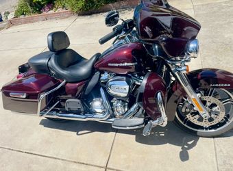 2021 Harley Davidson Ultra Limited 7,700 miles