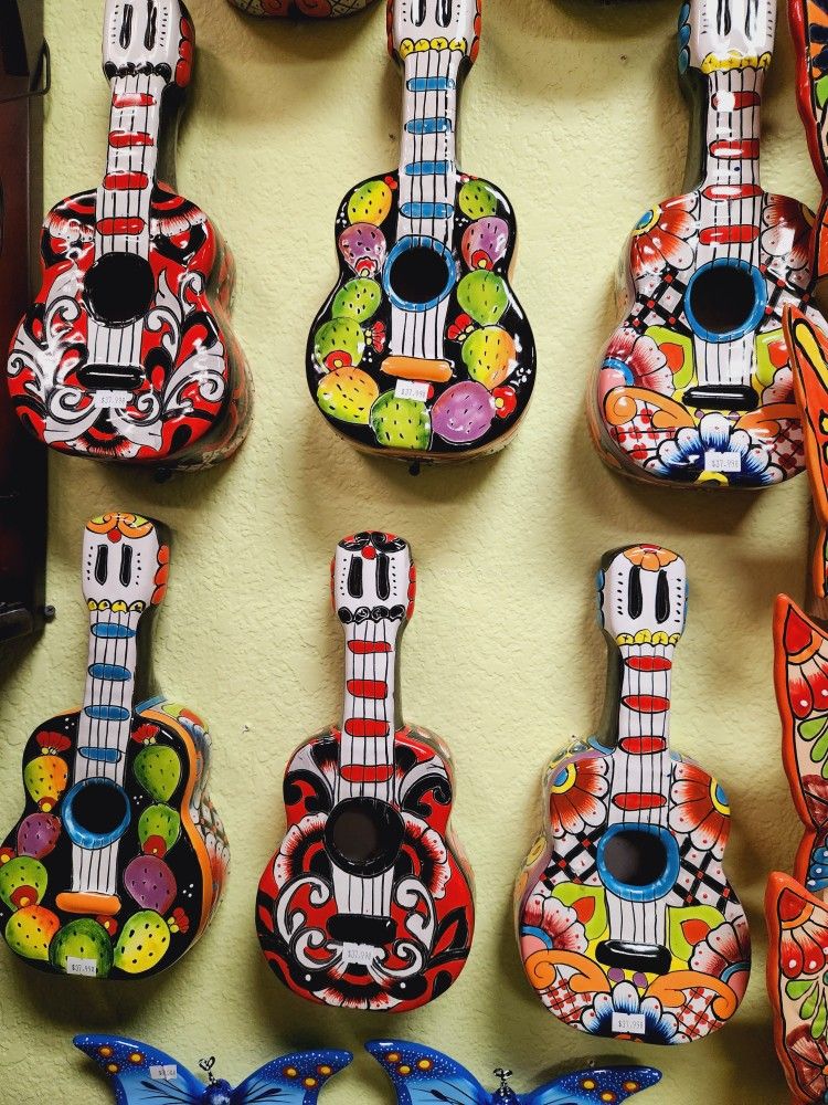 ✨️😍Guitarras De Talavera, Decoracion Colgante.En "Casa Barajas Clay Pots &Pottery #1 En Cypress Ca 90630