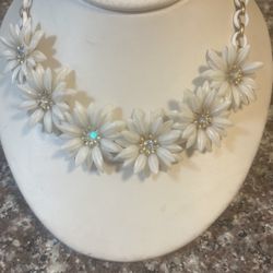 Vintage daisy/rhinestone choker