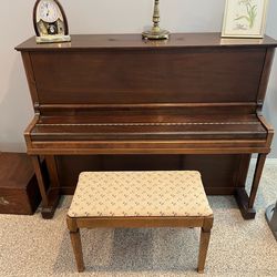 Whitney, Chicago piano Free!