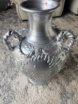 Clay base for decoration, silver color (*H25" D14x14*)