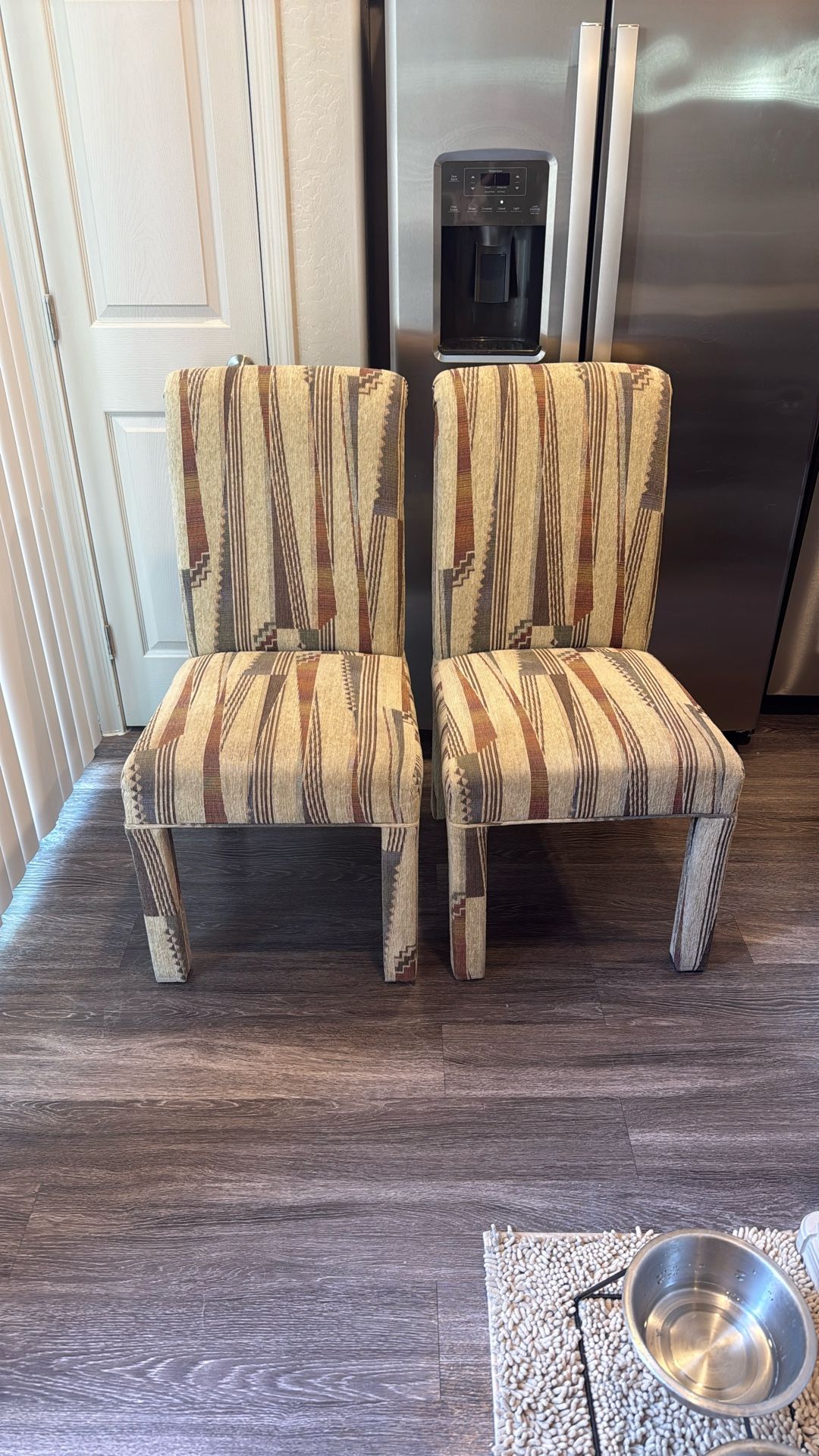 Dining table chairs
