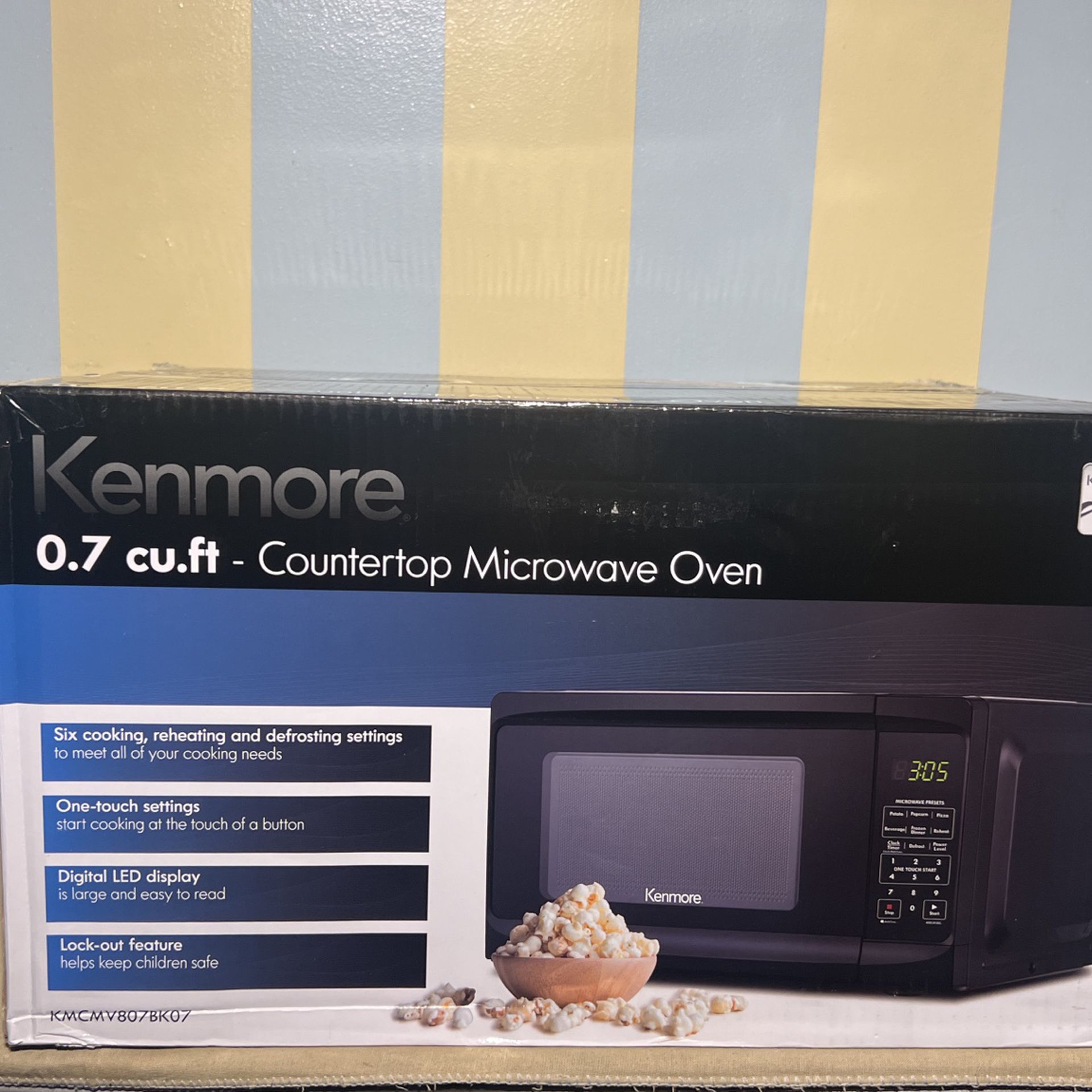 Kenmore 0.7 cu.ft Countertop Microwave oven for Sale in Philadelphia, PA -  OfferUp