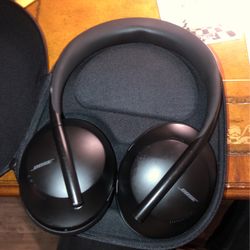 Bose Wireless Head Phones. 