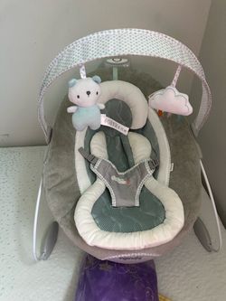 Vibrating bouncer with sounds