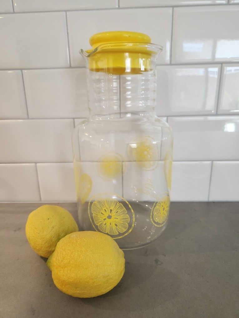 Vintage Pyrex Glass Juice Pitcher Carafe With Lid 2.0 Qt 2L Lemons 3520